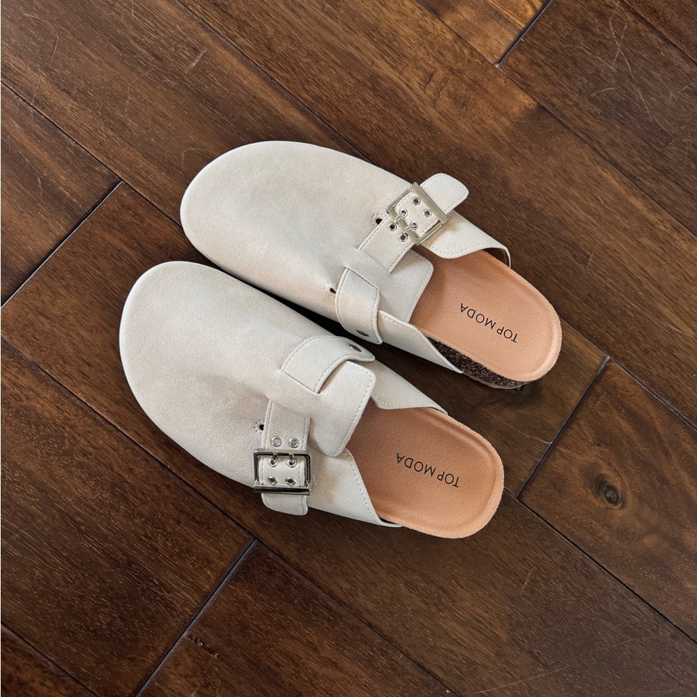 Boston clogs